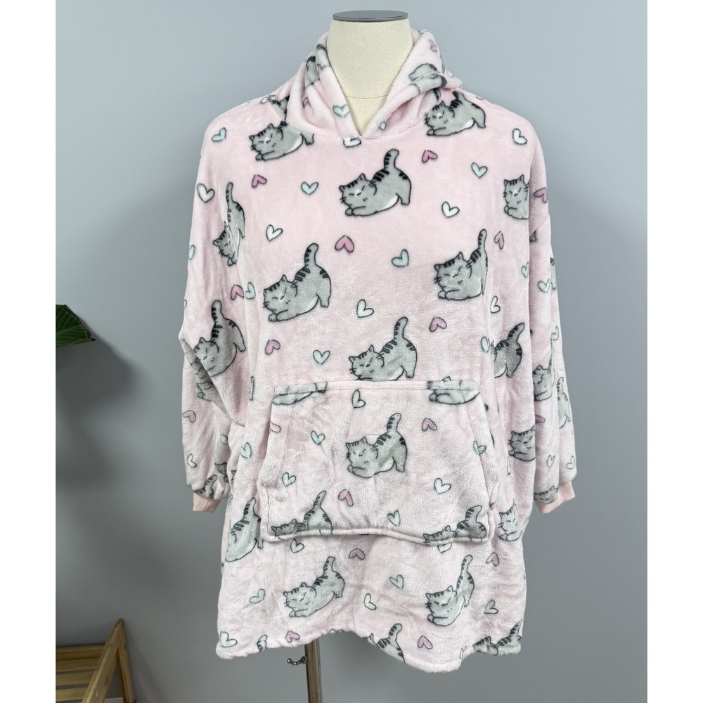NWT Throwzy Gray Fluffy Cat On Pink O/S Jr Hoodie Poncho Loungewear Robe Cats